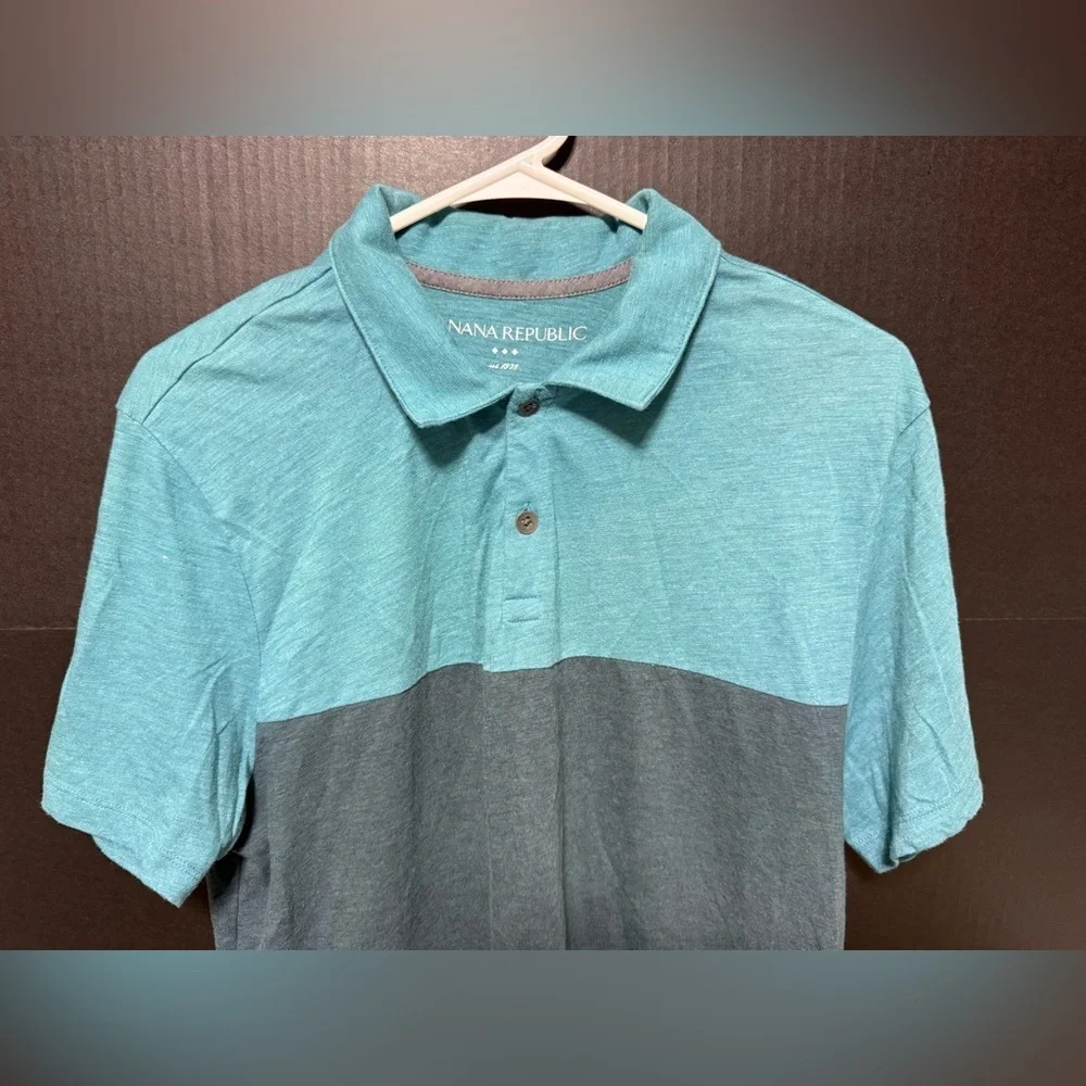 Banana Republic brand banana